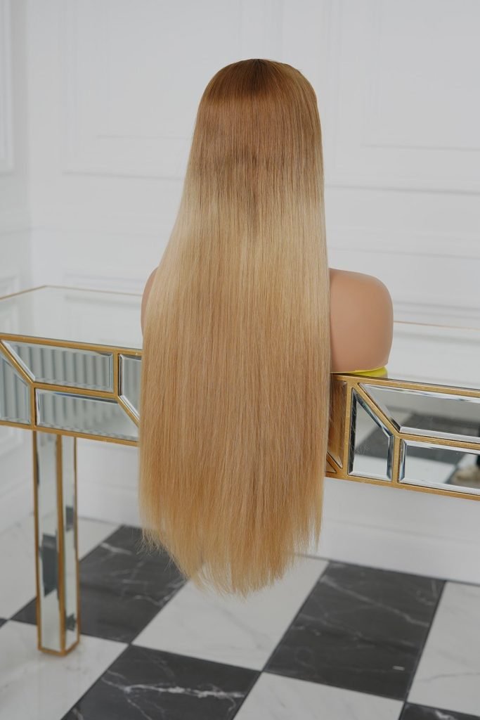 CARINÁ (Handtied)